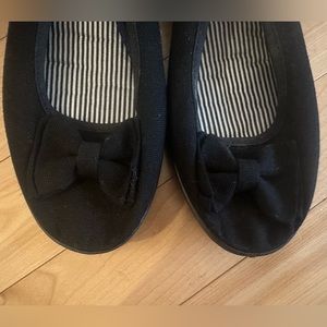 🔹 Black canvas bow shoes (slip-ons w/a wedge heel)! NWOT! Adorable!